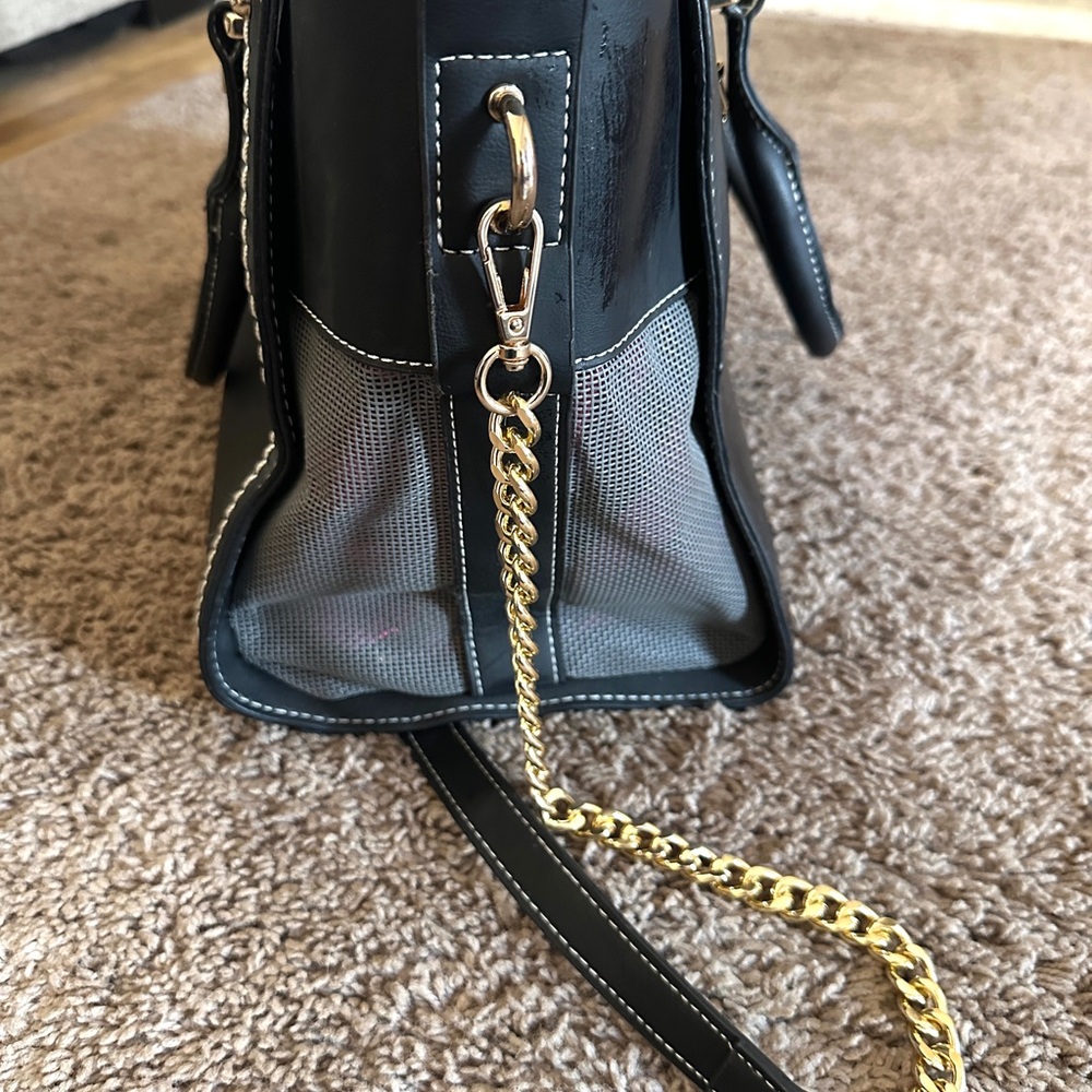 Elegant Black and gold pet carrier - Picture 4 of 11